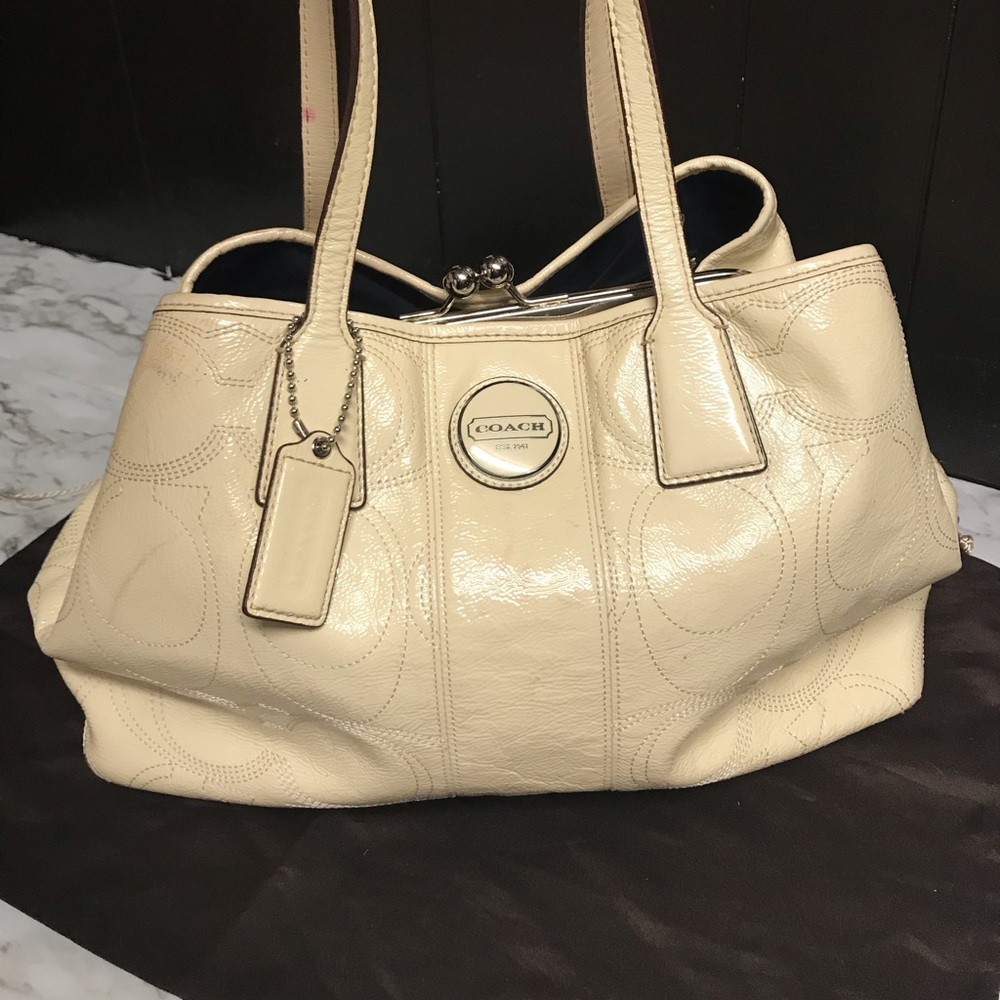 AUTHENTIC COACH HANDBAG